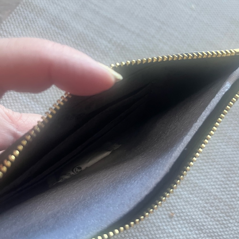 Michael Kors wristlet - Picture 3 of 3